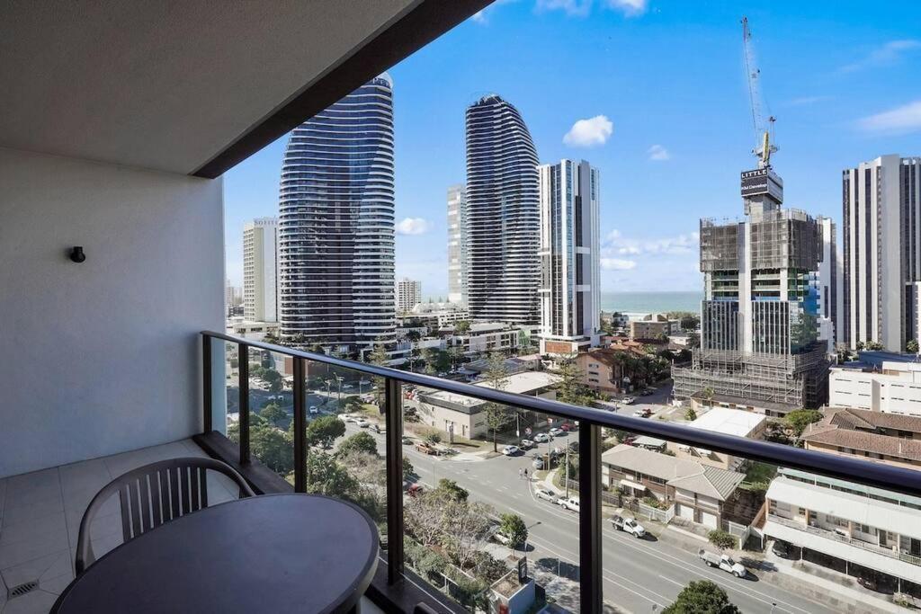 Broadbeach Apartment Level 10 With Beach Views Gold Coast Exterior photo