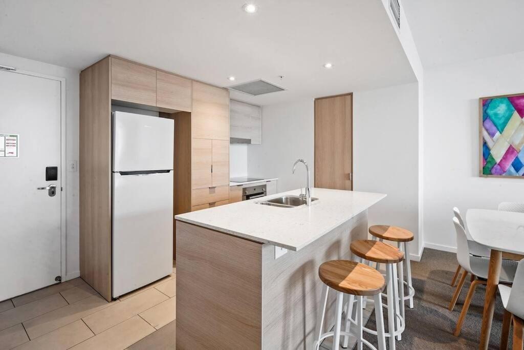 Broadbeach Apartment Level 10 With Beach Views Gold Coast Exterior photo
